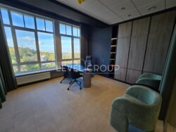 ������ ���� 275 ��.�. �� 'Summit' ���� 8