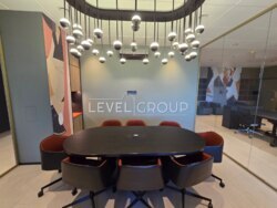 ������ ���� 275 ��.�. �� 'Summit' ���� 11