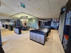 ������ ���� 275 ��.�. �� 'Summit' ���� 16