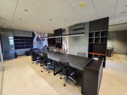 ������ ���� 275 ��.�. �� 'Summit' ���� 12